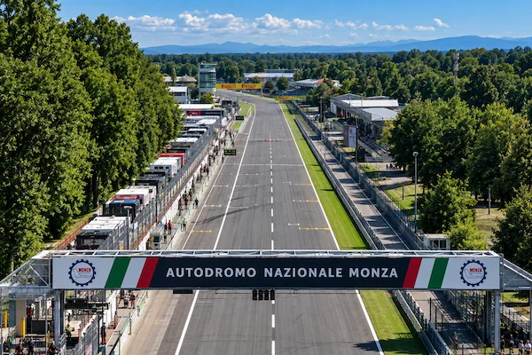 Autodromo Nazionale Monza circuit for Monza Grand Prix private transfers