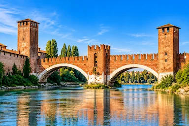 Castelvecchio Bridge in Verona during a private transfer from Malpensa Airport